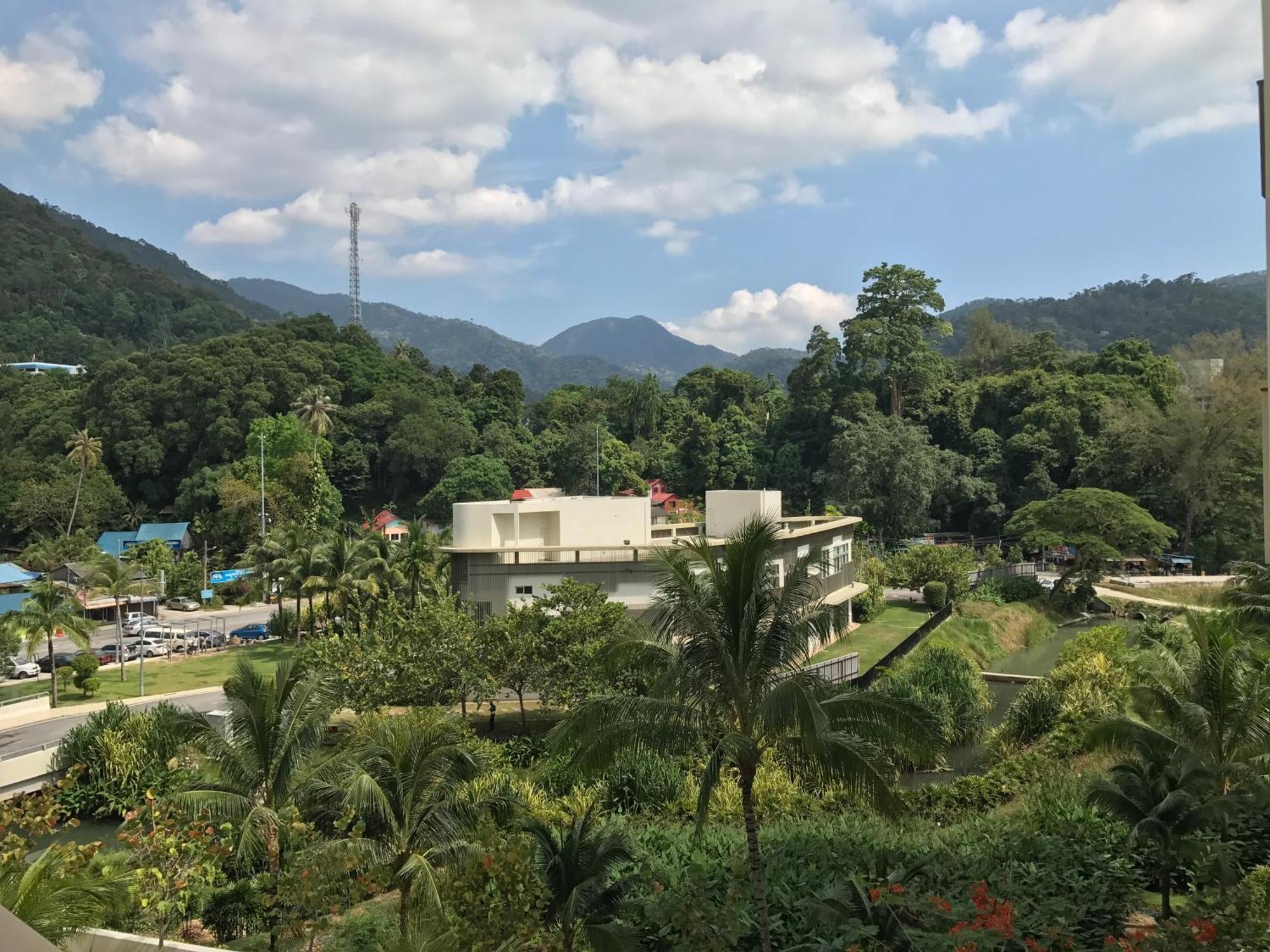 バツーフェリンギビーチバイ ザ シー @ コージー ビーチフロント ホームアパートメント エクステリア 写真